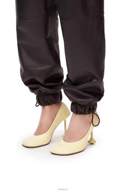 Loewe играчка помпа от козя кожа F84B8728 Жени избледняла акация