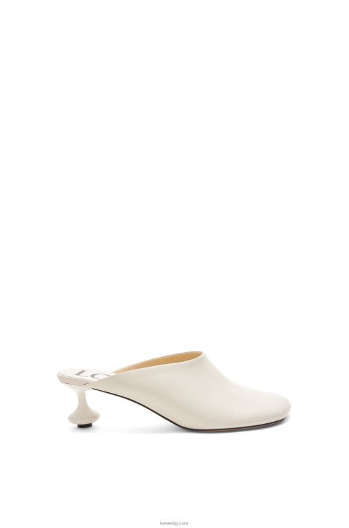 Loewe играчка муле в козя кожа F84B8737 Жени бяло