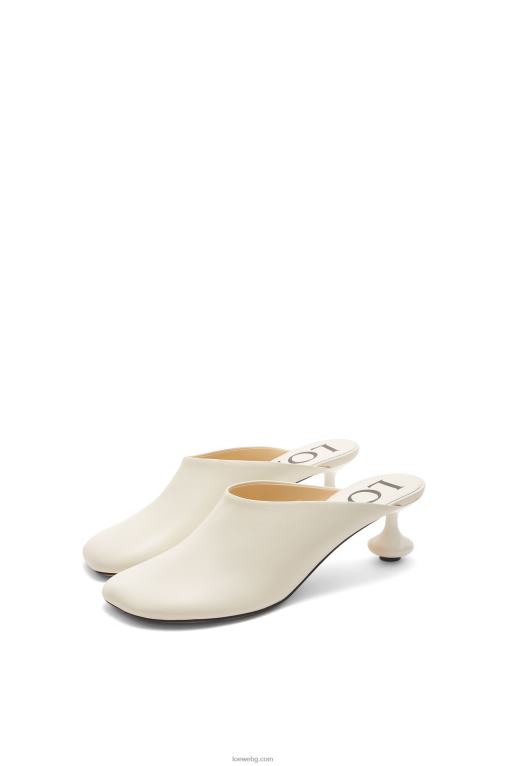 Loewe играчка муле в козя кожа F84B8737 Жени бяло