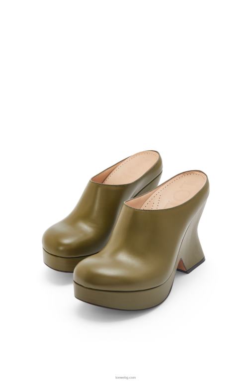 Loewe сабо с клин от телешка кожа F84B8746 Жени маслина