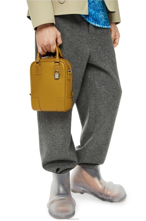 Loewe амазона 15 от телешка кожа напа F84B8175 мъже охра