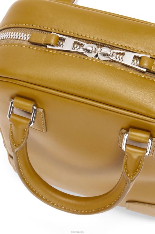 Loewe амазона 15 от телешка кожа напа F84B8175 мъже охра