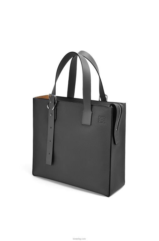 Loewe чантичка с катарама и цип от мека зърнеста телешка кожа F84B8179 мъже черен