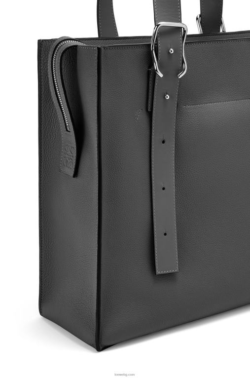 Loewe чантичка с катарама и цип от мека зърнеста телешка кожа F84B8179 мъже черен