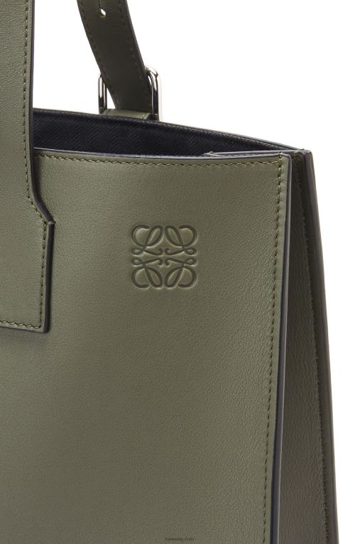 Loewe хоризонтална чантичка с катарама от класическа телешка кожа F84B8180 мъже каки зелено