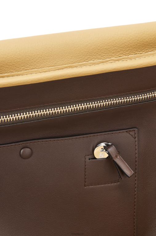 Loewe чанта amazona 44 от велур и телешка кожа F84B8160 мъже златисто/шоколадово кафяво