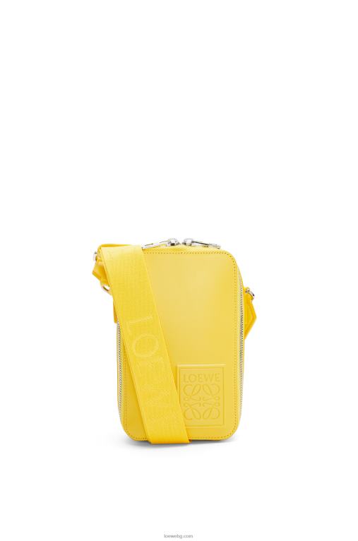 Loewe вертикален джоб през тялото от сатенирана телешка кожа F84B8614 мъже жълто