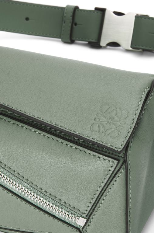 Loewe мини чанта пъзел от класическа телешка кожа F84B8298 мъже тъмен мъдрец