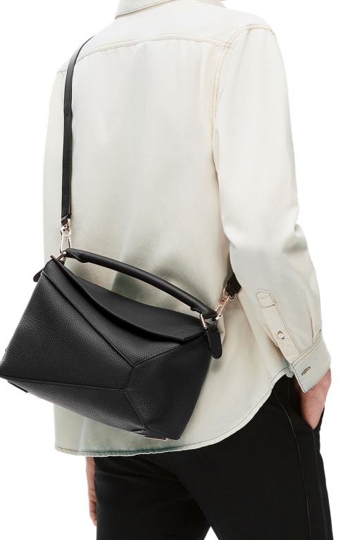 Loewe чанта с ръб на пъзел от зърнеста телешка кожа F84B8540 мъже черен