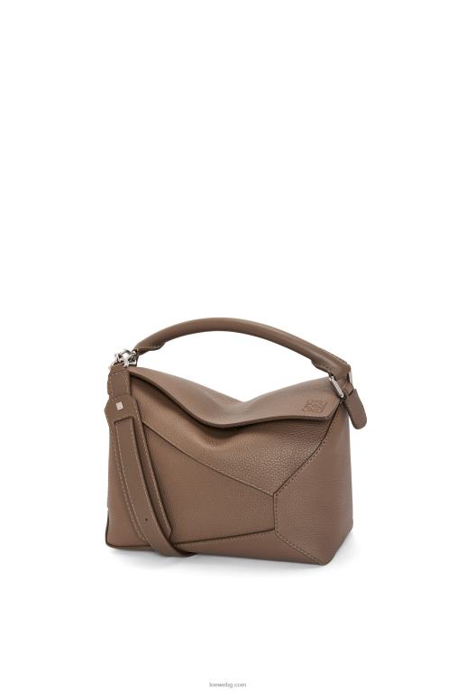 Loewe чанта с ръб на пъзел от зърнеста телешка кожа F84B8541 мъже тундра