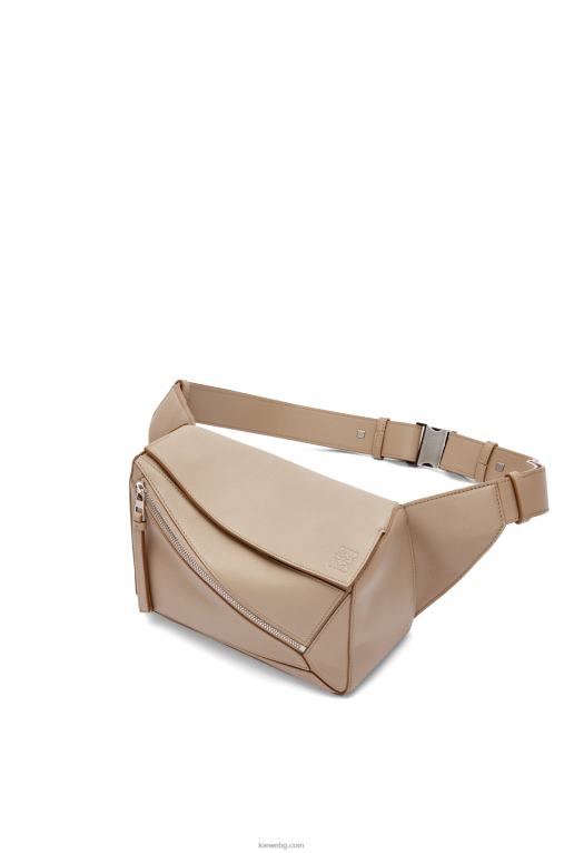 Loewe малка чанта пъзел от класическа телешка кожа F84B8562 мъже пясък