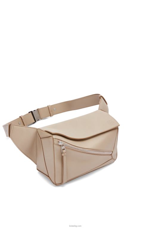 Loewe малка чанта пъзел от класическа телешка кожа F84B8562 мъже пясък
