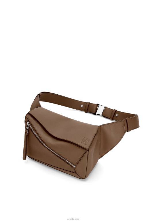 Loewe малка чанта пъзел от класическа телешка кожа F84B8564 мъже зимно кафяво