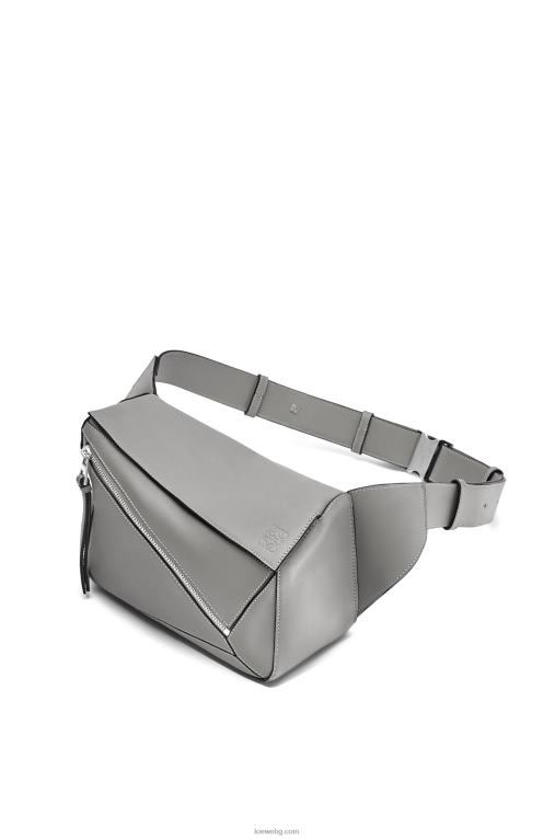 Loewe малка чанта пъзел от класическа телешка кожа F84B8565 мъже асфалтово сиво