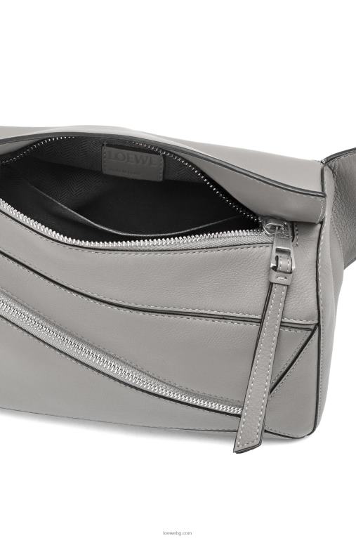 Loewe малка чанта пъзел от класическа телешка кожа F84B8565 мъже асфалтово сиво