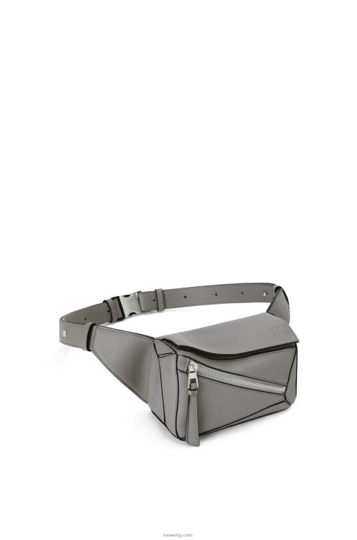 Loewe мини чанта пъзел от класическа телешка кожа F84B8570 мъже асфалтово сиво