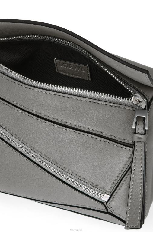 Loewe мини чанта пъзел от класическа телешка кожа F84B8570 мъже асфалтово сиво